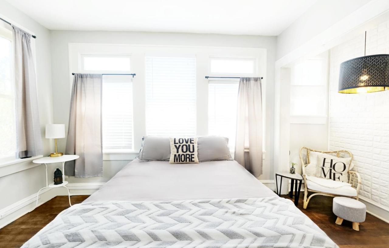 Local Hotspot • Lower Greenville Studio Flat Dallas Extérieur photo